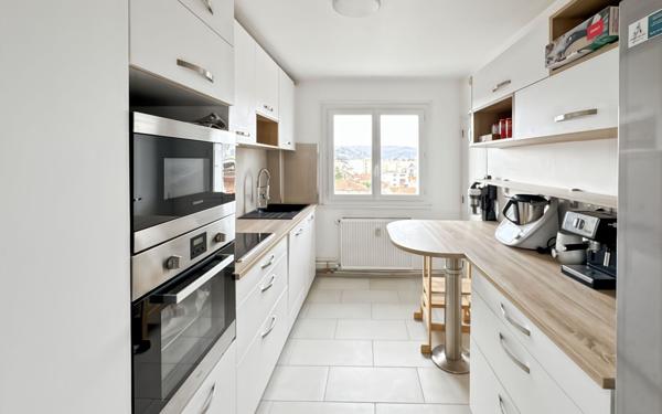 Appartement à vendre    3 pièces • 81 m2 Valence