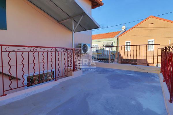 Appartement T2 34m² avec TERRASSE + Véranda 13009 Clim Dernier étage