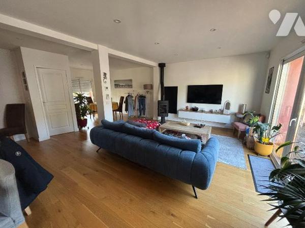 A VENDRE, Gironde, proche Bordeaux, BRUGES quartier La Marianne, à deux pas des écoles et du ce...