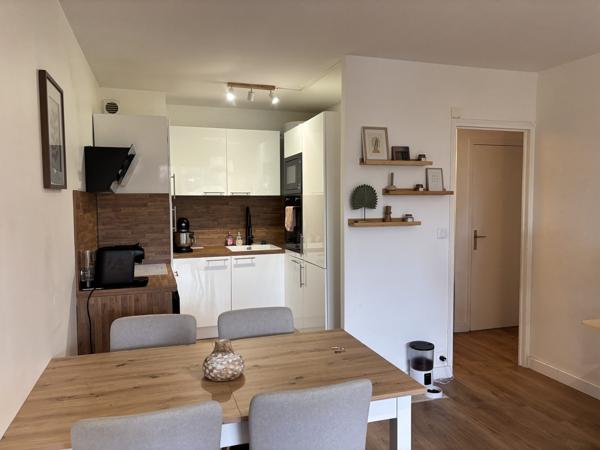 Appartement T2 avec loggia proche centre-ville