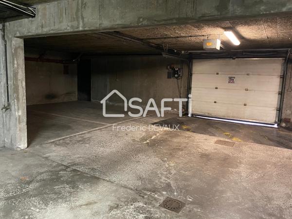 PROCHE CHR - PLACE DE PARKING DE 13m² DANS UNE RESIDENCE SECURISEE - POSSIBILITE ACHAT 2è PLACE