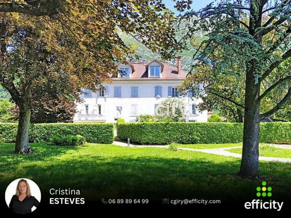 Loft
         5 pièces
        - 158 m² Bien prestige 410 000 € *