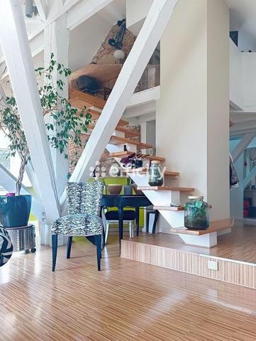 Loft
         5 pièces
        - 158 m² Bien prestige 410 000 € *