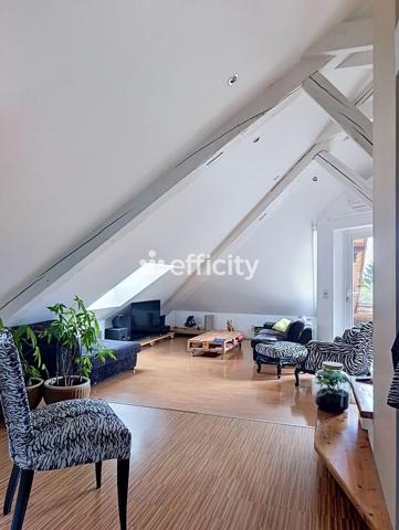Loft
         5 pièces
        - 158 m² Bien prestige 410 000 € *