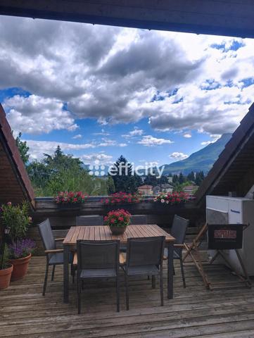 Loft
         5 pièces
        - 158 m² Bien prestige 410 000 € *