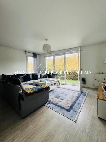 Joli appartement de 63m² avec deux chambres et balcon et parking proche gare.