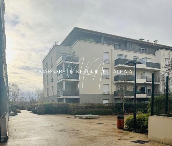 Joli appartement de 63m² avec deux chambres et balcon et parking proche gare.