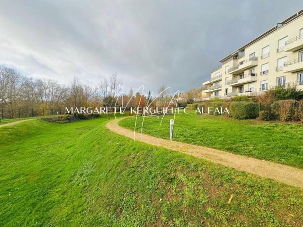 Joli appartement de 63m² avec deux chambres et balcon et parking proche gare.