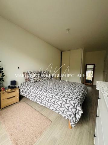 Joli appartement de 63m² avec deux chambres et balcon et parking proche gare.