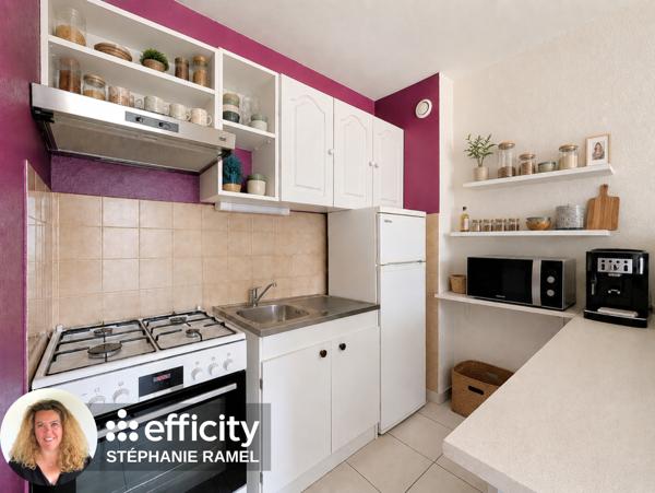 Appartement
         2 pièces
        - 33 m² 144 000 € *