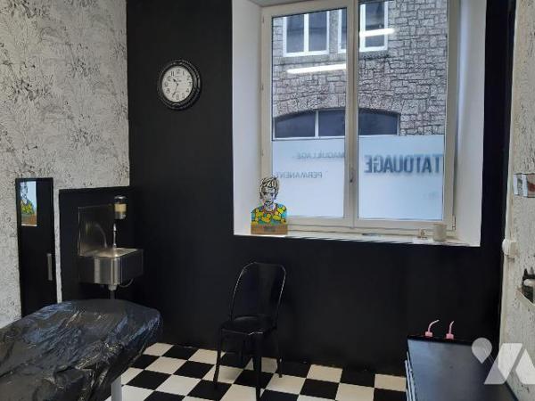 Immeuble à vendre à NOYAL-PONTIVY (56920), Morbihan (56), situé au coeur du centre-ville, à 2 p...