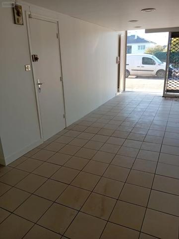 Location - Fonds et/ou murs commerciaux Saint-Ouen-de-Thouberville 27310 2 pièces 145 m 2