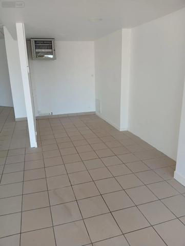 Location - Fonds et/ou murs commerciaux Saint-Ouen-de-Thouberville 27310 2 pièces 145 m 2