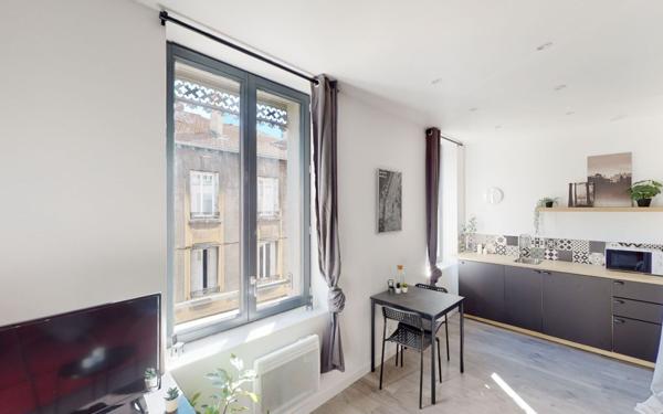 Appartement à louer    1 pièce •  Saint-Étienne