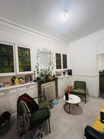 SAINT-HONORE - IMMEUBLE D'ENVIRON 105M²