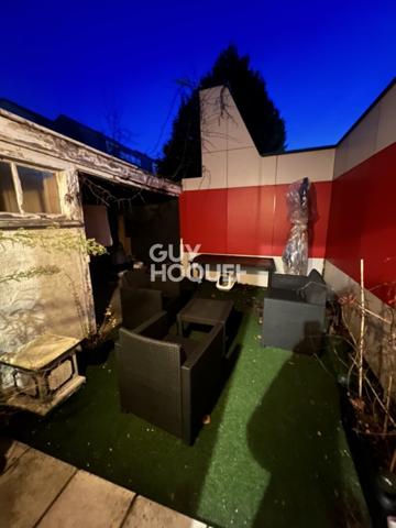 SAINT-HONORE - IMMEUBLE D'ENVIRON 105M²