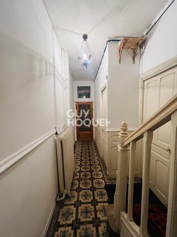 SAINT-HONORE - IMMEUBLE D'ENVIRON 105M²