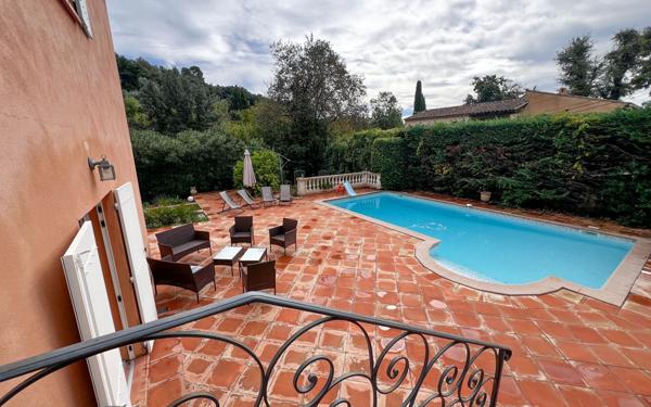 Maison à vendre    6 pièces •  Biot