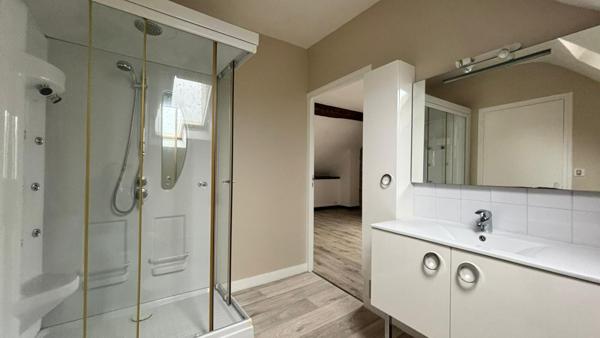 Maison de ville avec terrain et garages Mayenne 7 pièce(s) 182 m2