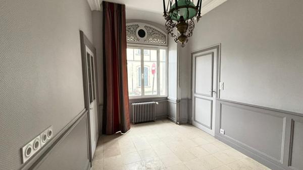 Maison de ville avec terrain et garages Mayenne 7 pièce(s) 182 m2