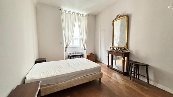 Maison de ville avec terrain et garages Mayenne 7 pièce(s) 182 m2