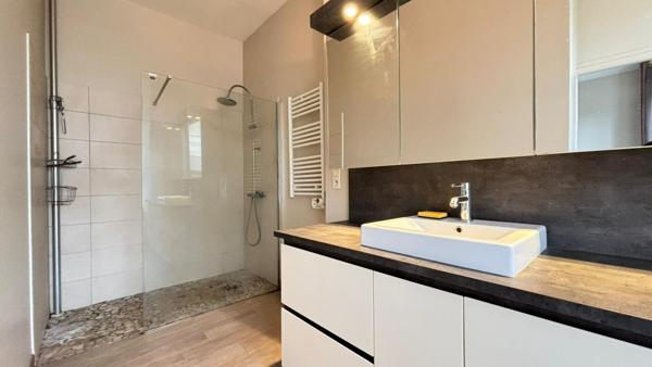 Maison de ville avec terrain et garages Mayenne 7 pièce(s) 182 m2