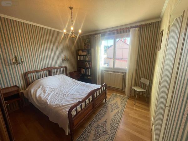 Maison à vendre à Arnage dans la Sarthe (72230), ref : 13816/1170   
BOURG PROCHE COMMODITES