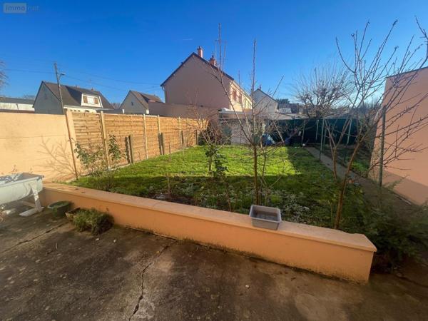 Maison à vendre à Arnage dans la Sarthe (72230), ref : 13816/1170   
BOURG PROCHE COMMODITES