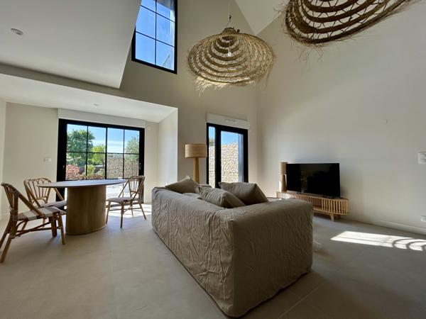 Maison
         4 pièces
        - 107 m² Bien prestige