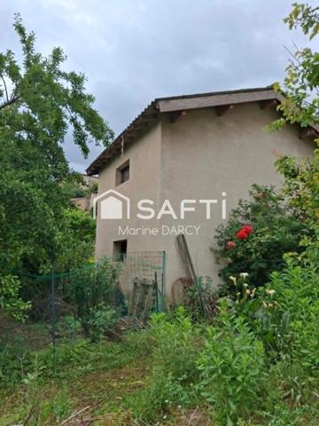 Terrain constructible de 558 m² avec garage