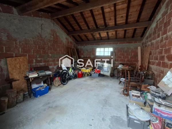 Terrain constructible de 558 m² avec garage