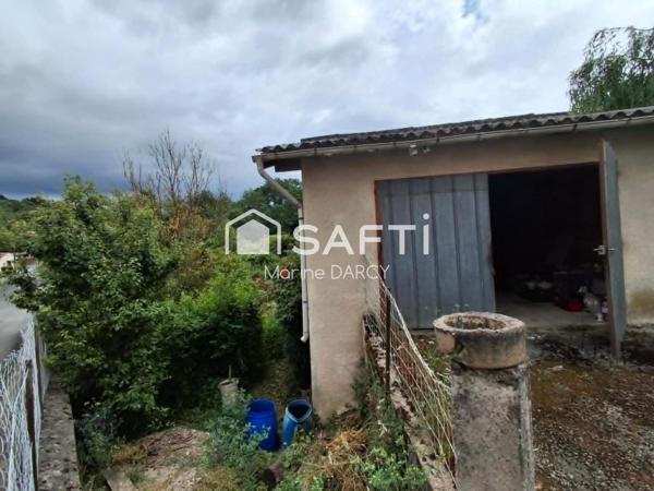 Terrain constructible de 558 m² avec garage
