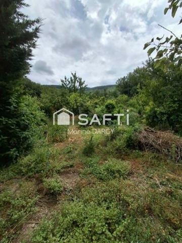 Terrain constructible de 558 m² avec garage