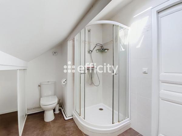 Maison
         8 pièces
        - 160 m² Bien prestige 899 000 € *