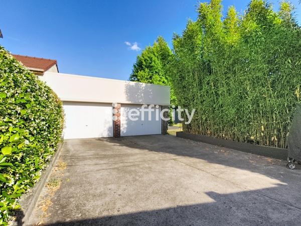 Maison
         8 pièces
        - 160 m² Bien prestige 899 000 € *