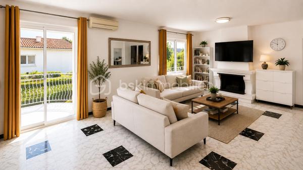 EXCLUSIVITÉ 
Située dans le secteur recherché de La Marquise, au calme tout en restant proche de la gare, des commerces, des bus et des accès autoroute, cette propriété d’environ 168 m² offre de nombreuses possibilités : grande famille, projet multi-générationnel ou complément de revenu locatif.

Édifiée sur un terrain plat et piscinable d’environ 680 m², elle propose deux espaces de vie indépendants reliés par un ascenseur intérieur, avec accès séparés.

À l’étage : belle pièce de vie lumineuse, 2 grandes chambres, véranda fermée et agréable terrasse exposée sud.
Au rez-de-chaussée : un confortable 3 pièces indépendant.

Prestations de qualité : DPE C, climatisation réversible, panneaux solaires, forage avec traitement de l’eau, double vitrage, toiture et façade en bon état.

Carport fermé, nombreux stationnements, abris de jardin et espace buanderie indépendant complètent l’ensemble.

Un bien rare sur le secteur, alliant confort, potentiel et emplacement privilégié.