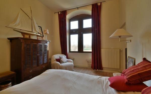 Maison à vendre    6 pièces • 360 m2 Mours-Saint-Eusèbe