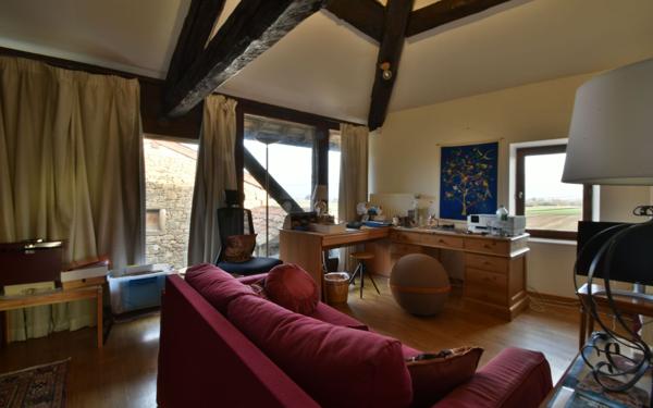 Maison à vendre    6 pièces • 360 m2 Mours-Saint-Eusèbe