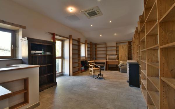 Maison à vendre    6 pièces • 360 m2 Mours-Saint-Eusèbe