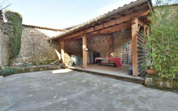 Maison à vendre    6 pièces • 360 m2 Mours-Saint-Eusèbe