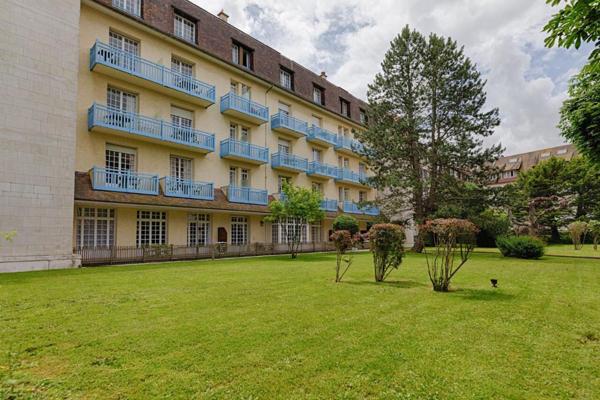 A VENDRE POUR INVEST LMNP SOUS BAIL COMMERCIAL : Studio de 27,80 m² situé à Deauville (14)