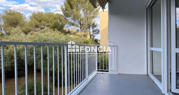 Location Appartement 4 pièces 84.86 m² - Villeneuve-lès-avignon 30400