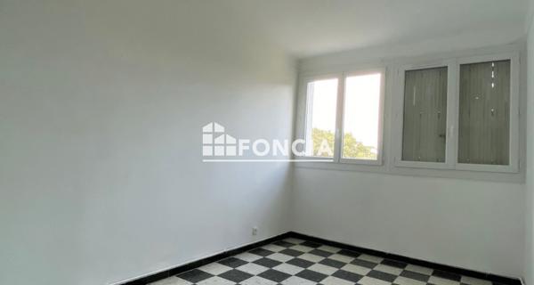 Location Appartement 4 pièces 84.86 m² - Villeneuve-lès-avignon 30400