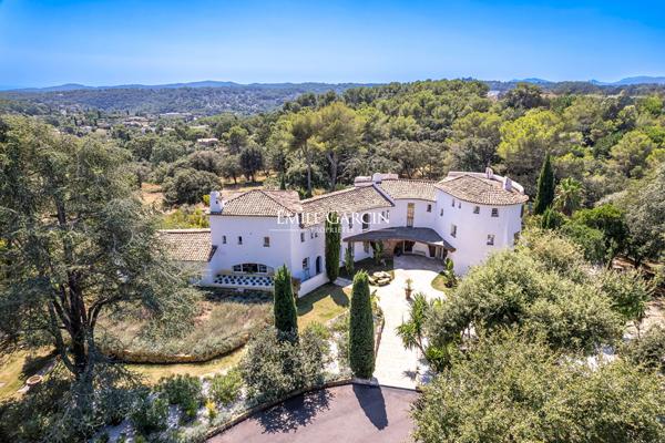 À vendre, Côte d'Azur, Valbonne , Magnifique propriété vue mer.