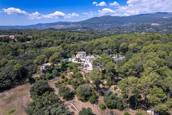 À vendre, Côte d'Azur, Valbonne , Magnifique propriété vue mer.