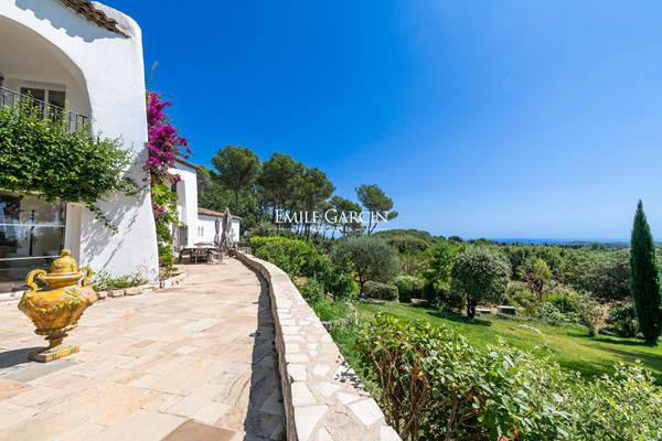À vendre, Côte d'Azur, Valbonne , Magnifique propriété vue mer.