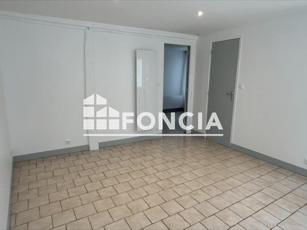 Location Appartement 2 pièces 38.71 m² - 48 RUE BERNARD PALISSY Gien 45500
