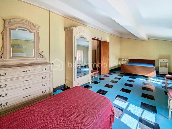 Maison de village de 263 m²