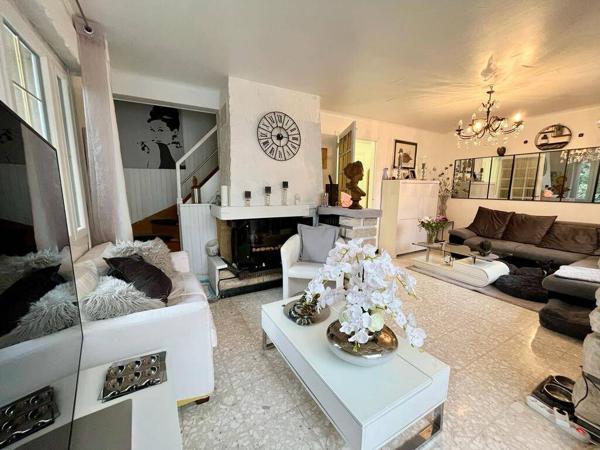 Maison Pontault Combault 7 pièce(s) 153.3 m2