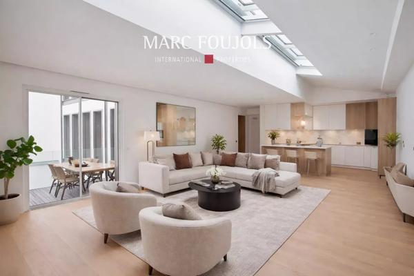 Paris VIII Faubourg Saint Honoré : appartement d’angle de 115 m² avec sa terrasse jardin de 19 m²